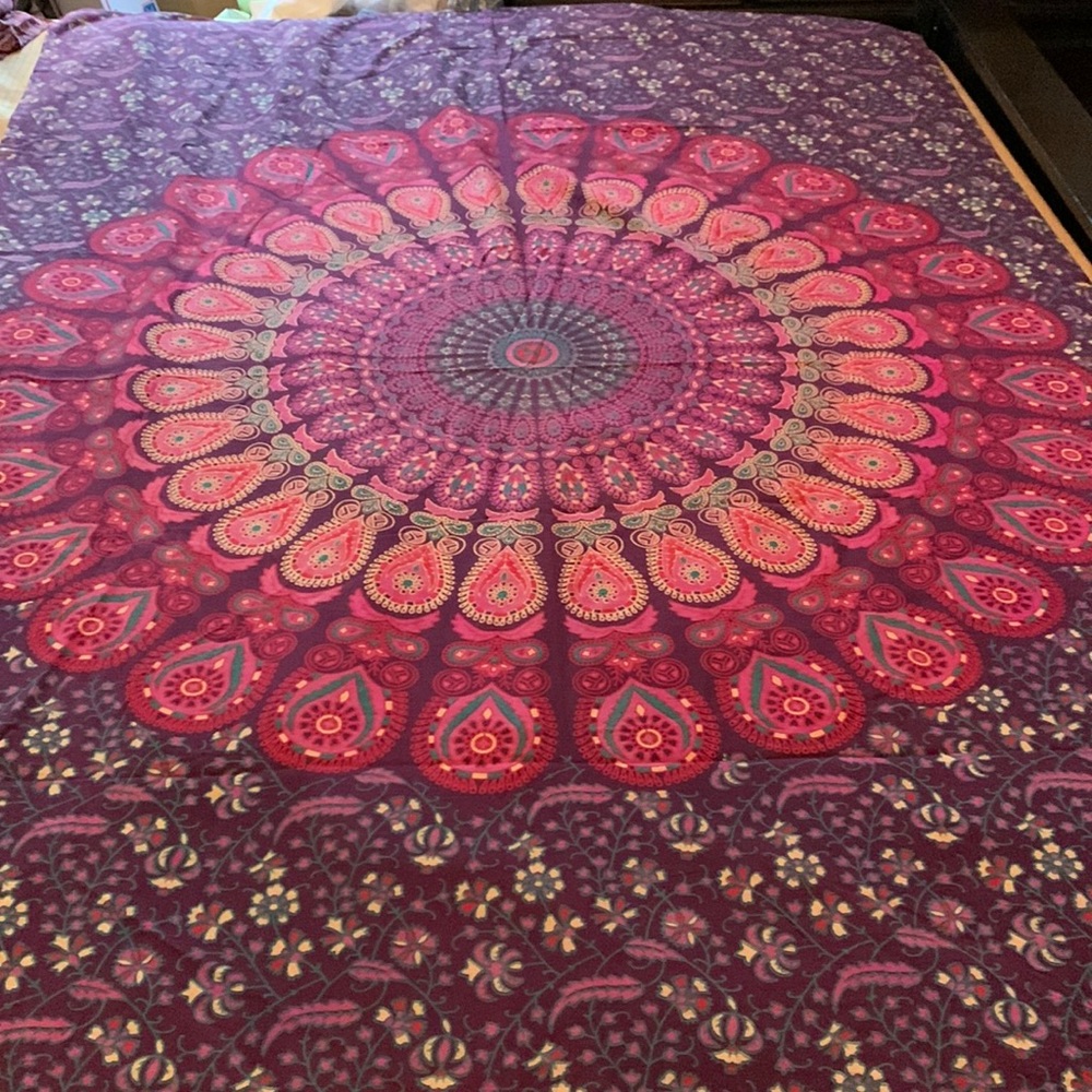 Beautiful boho chic tapestry made in India.  80” X 54”